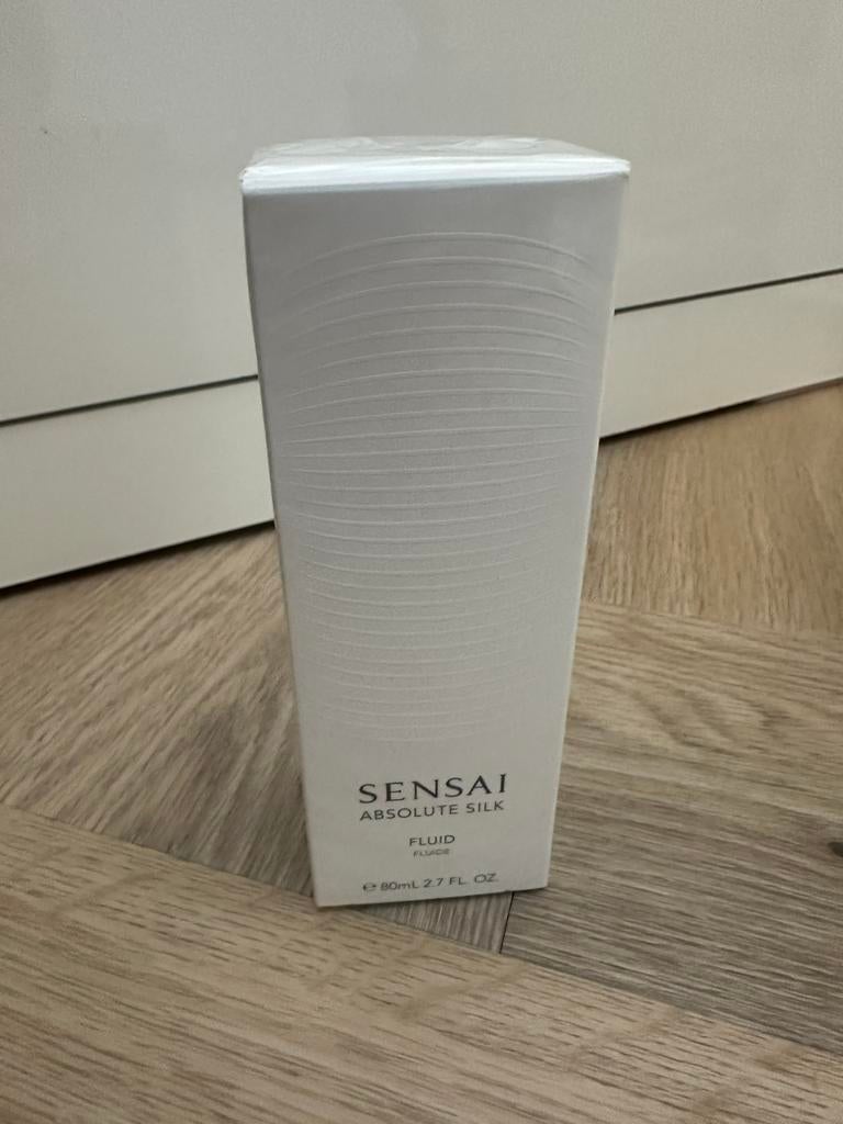 Sensai Absolute silk fluid / dagcrème, Ophalen of Verzenden, Nieuw, Gehele gezicht, Verzorging