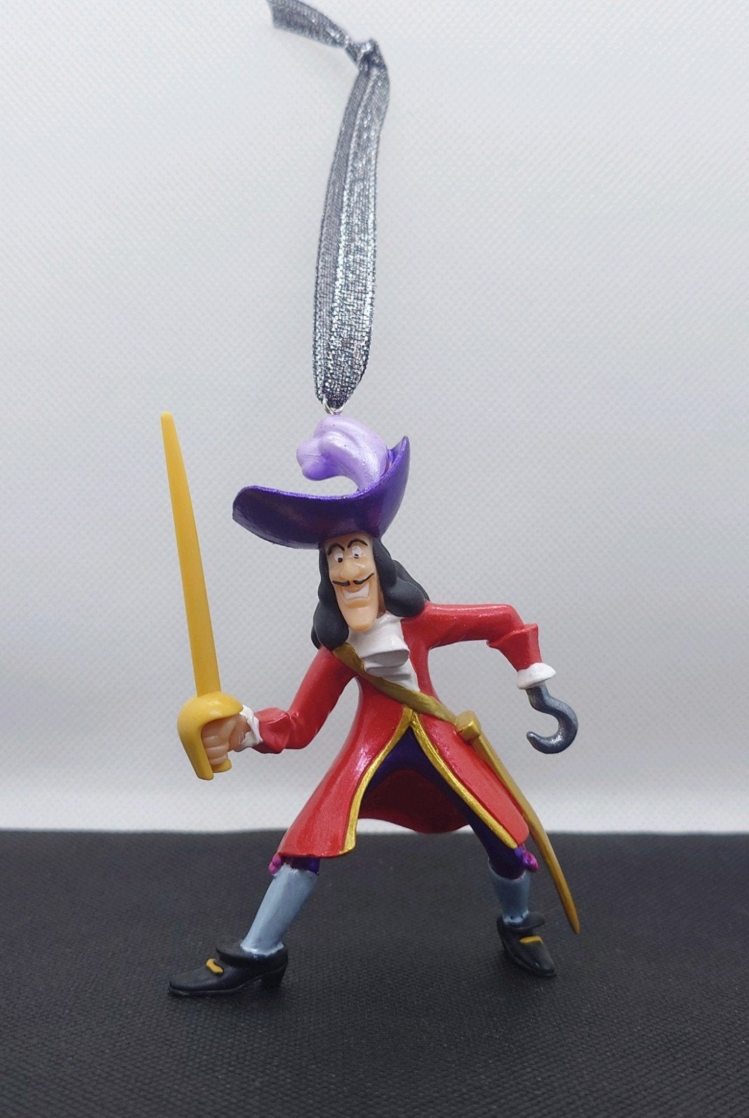 Disney Kapitein Haak kerst ornament hanger kerstbal, Verzamelen, Disney, Ophalen of Verzenden, Peter Pan of Pinokkio, Zo goed als nieuw