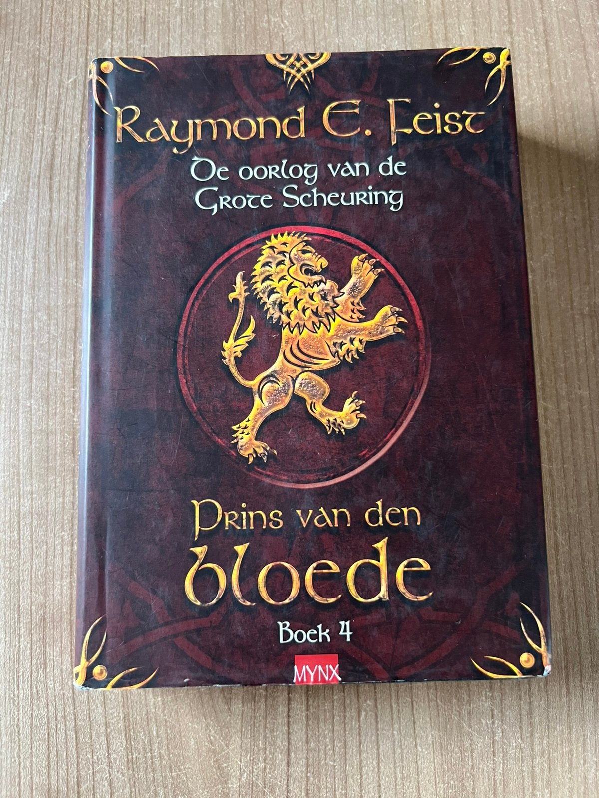 Raymond E. Feist - Prins van den bloede, Boeken, Ophalen of Verzenden, Zo goed als nieuw, Raymond E. Feist