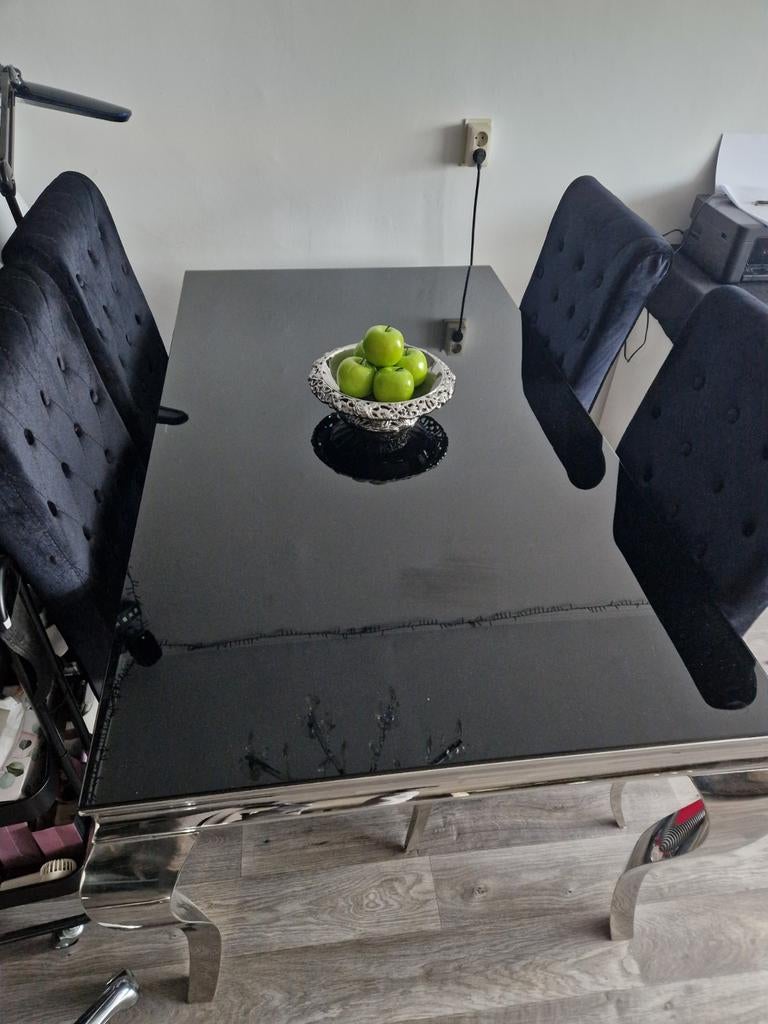 Eric kuster eettafel+4 stoelen & salontafel, Ophalen