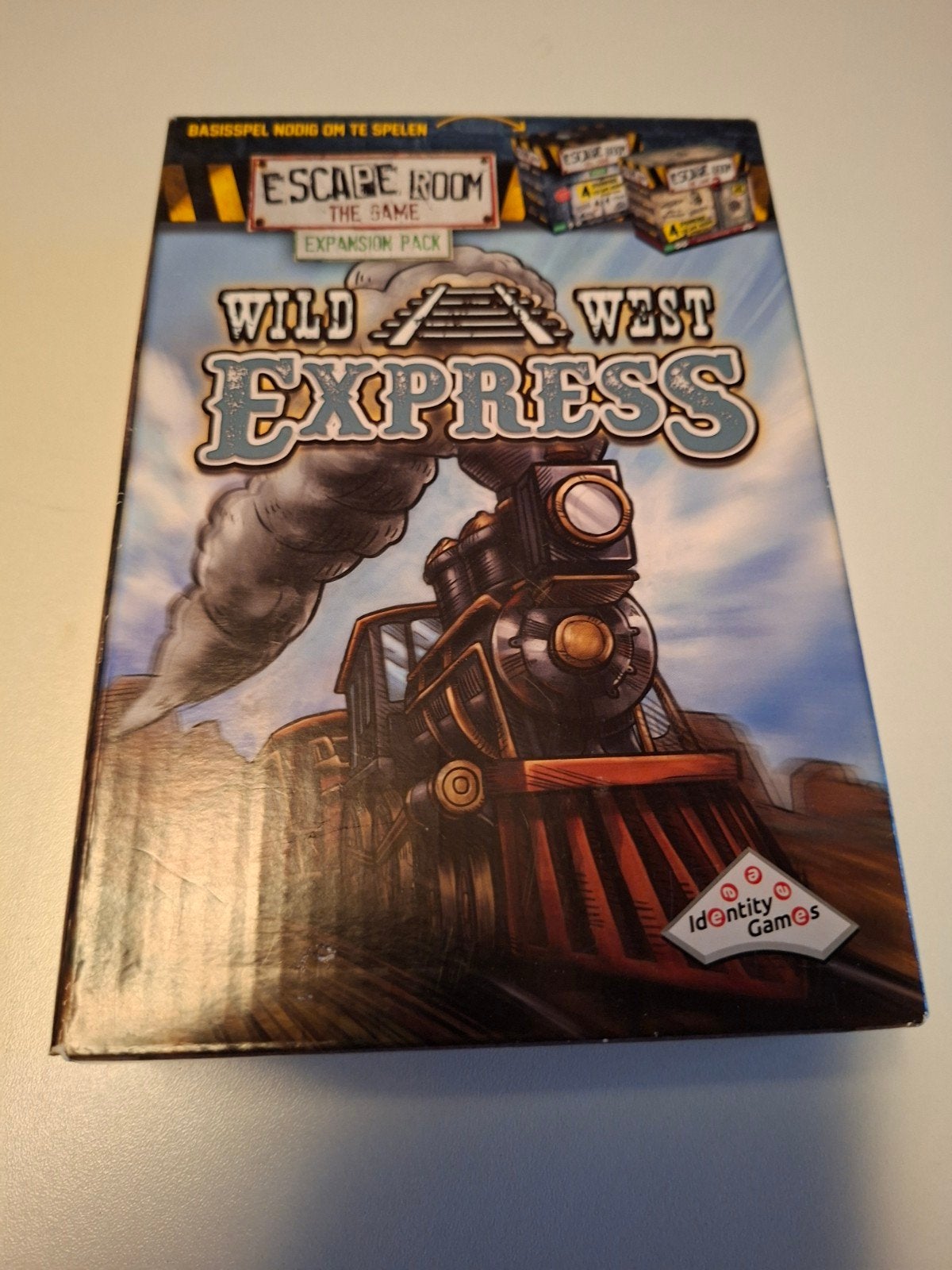 Escape room the game spel, Hobby en Vrije tijd, Gezelschapsspellen | Bordspellen, Ophalen of Verzenden, Zo goed als nieuw, IdIdentity Games