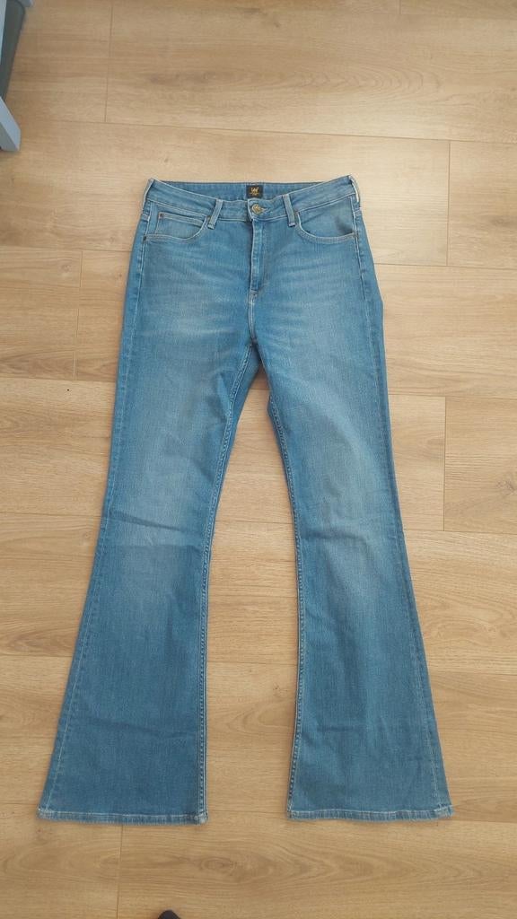 Lee Breese flared jeans W31 L33 - Zo goed als nieuw, Blauw, Ophalen of Verzenden, Zo goed als nieuw, W30 - W32 (confectie 38/40)