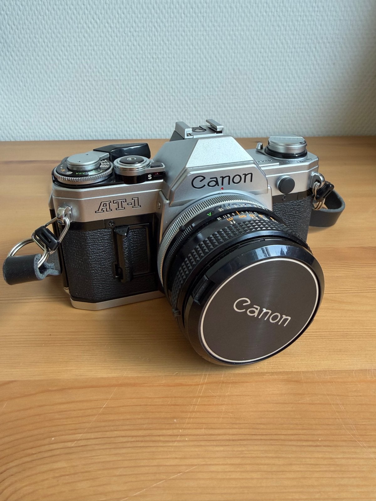 Canon AT-1 spiegelreflexcamera met 50mm f/1.8 lens, Ophalen of Verzenden, Gebruikt, Spiegelreflex, Canon