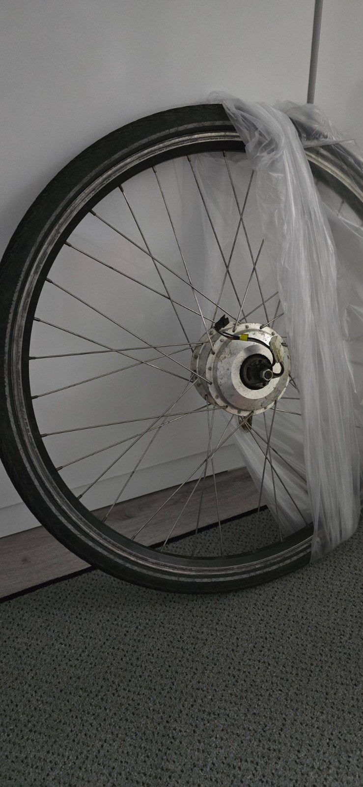 Voorwiel met motor voor elektrische fiets giant twist, Gebruikt, Onbekend, Aluminium, Ophalen