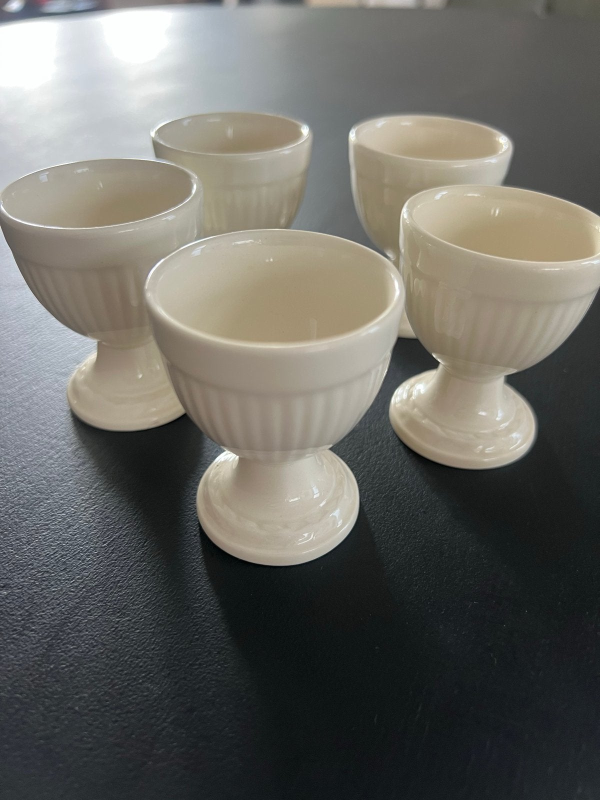 Set van 5 crèmekleurige eierdopjes, Ophalen, Gebruikt, Overige merken, Keramiek