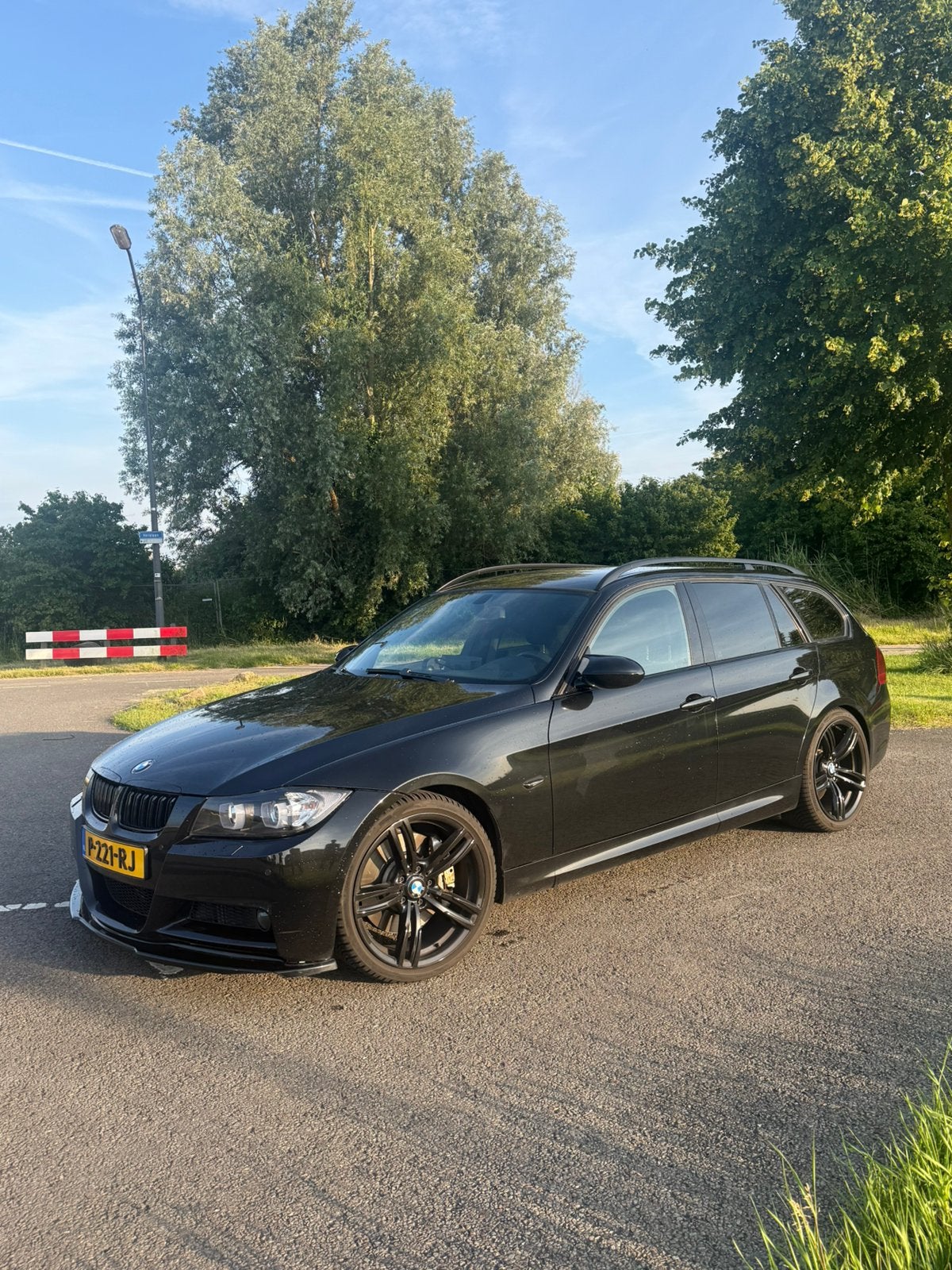BMW 3-Serie 3.0 335 I Touring AUT 2007 Zwart, Auto's, BMW, Automaat, Achterwielaandrijving, Zwart, 10 km/l