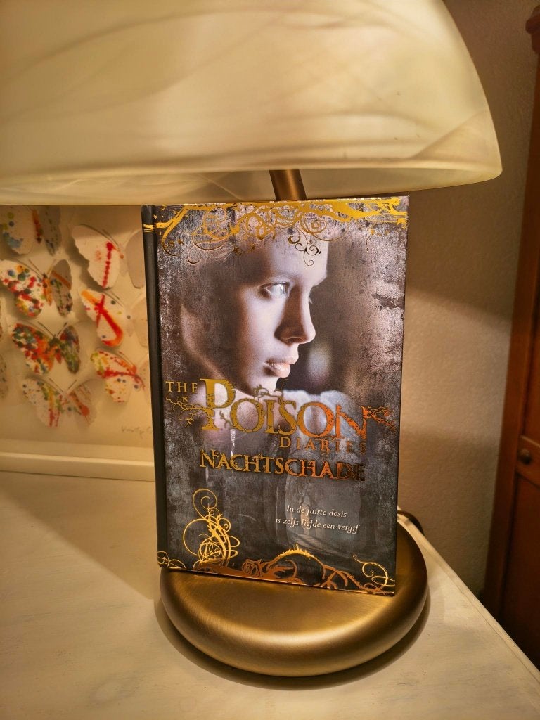 NACHTSCHADE - deel 2 van THE POISON DIARIES / Maryrose Wood, Ophalen of Verzenden, Gelezen, Maryrose Wood