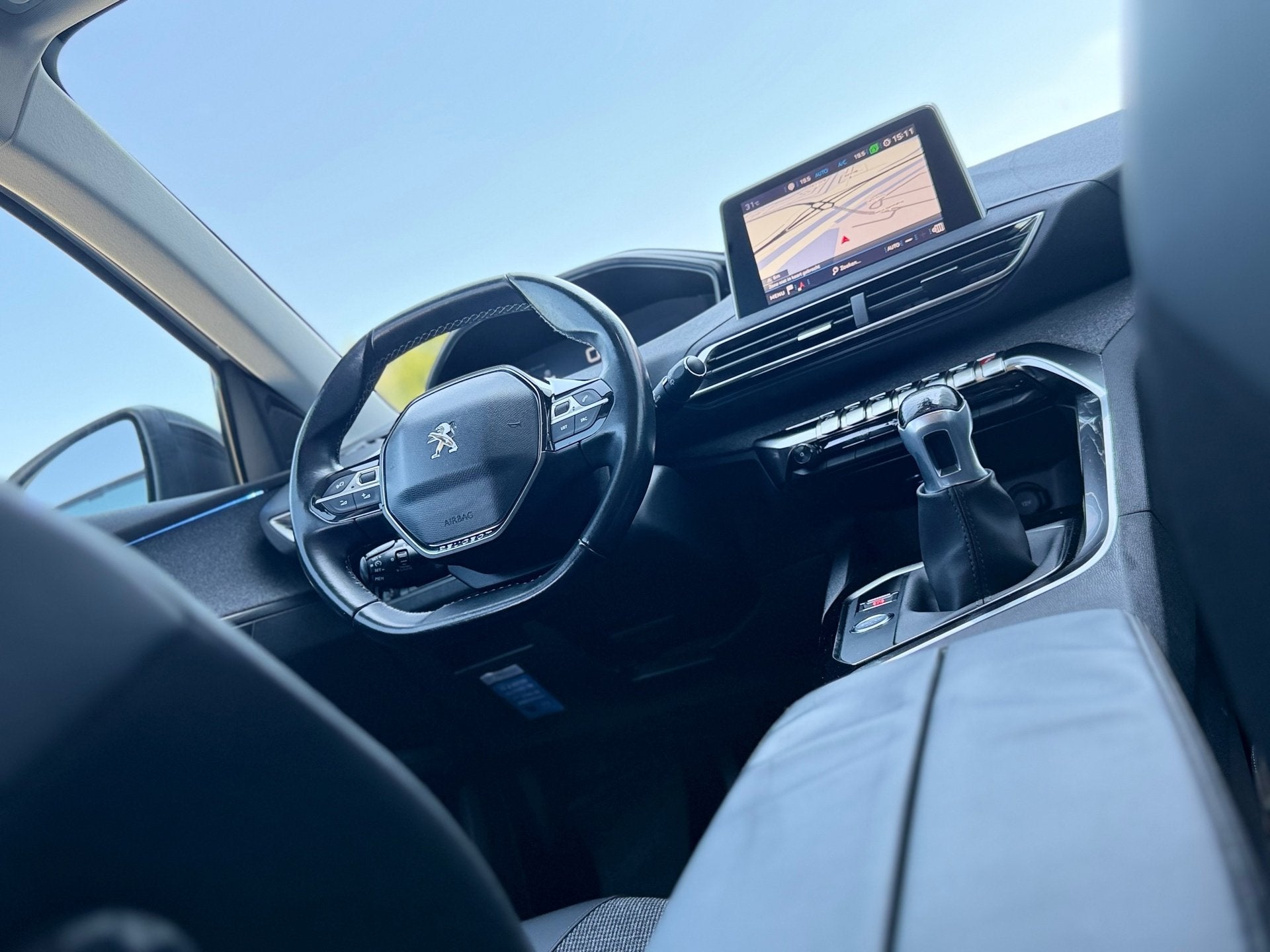 Peugeot 5008 1.2 PureTech 130pk Allure - Blanc Nacre - Camer, Voorwielaandrijving, Gebruikt, 1199 cc, 1290 kg