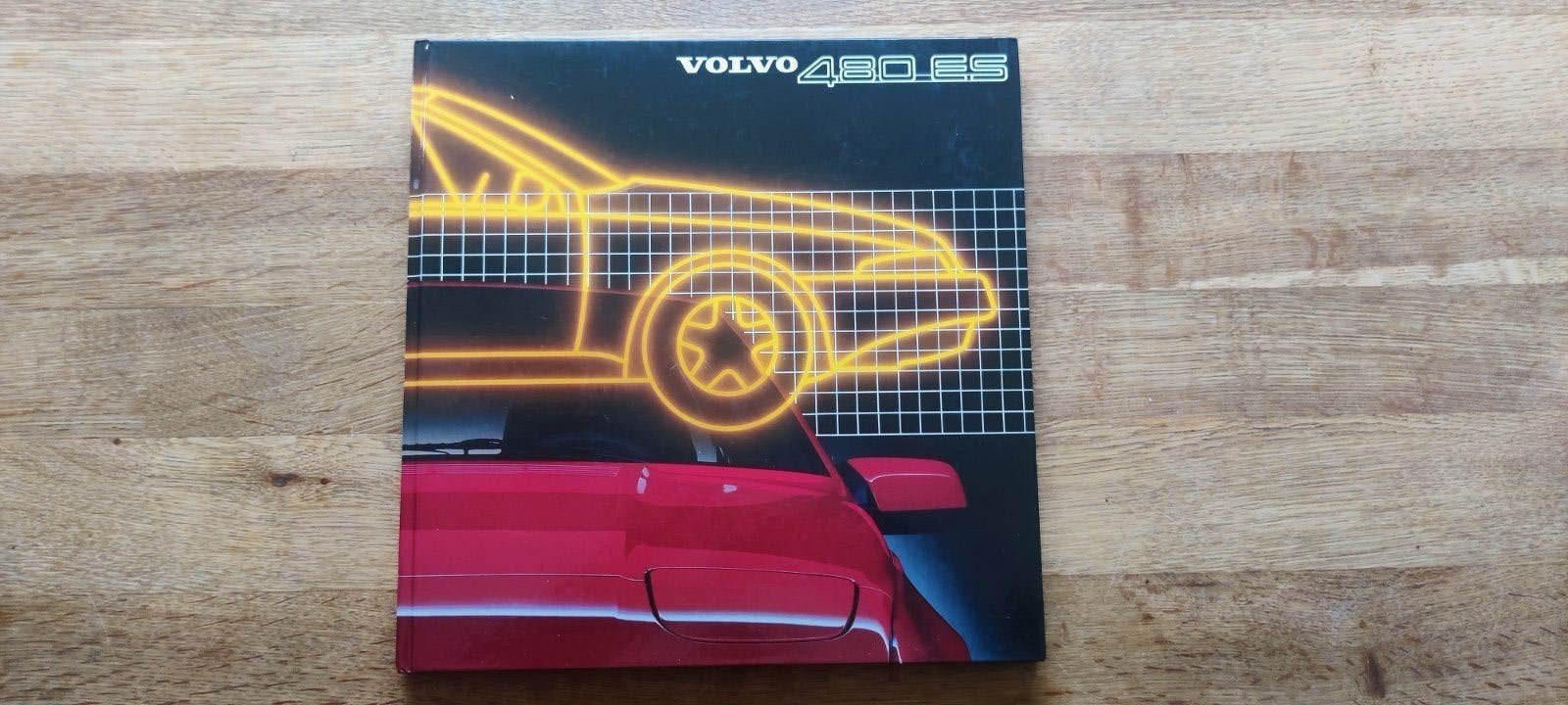 Boek over het ontstaan/ontwikkeling van de volvo 480 ES, Ophalen of Verzenden, Zo goed als nieuw, Volvo, Volvo Car Corporation