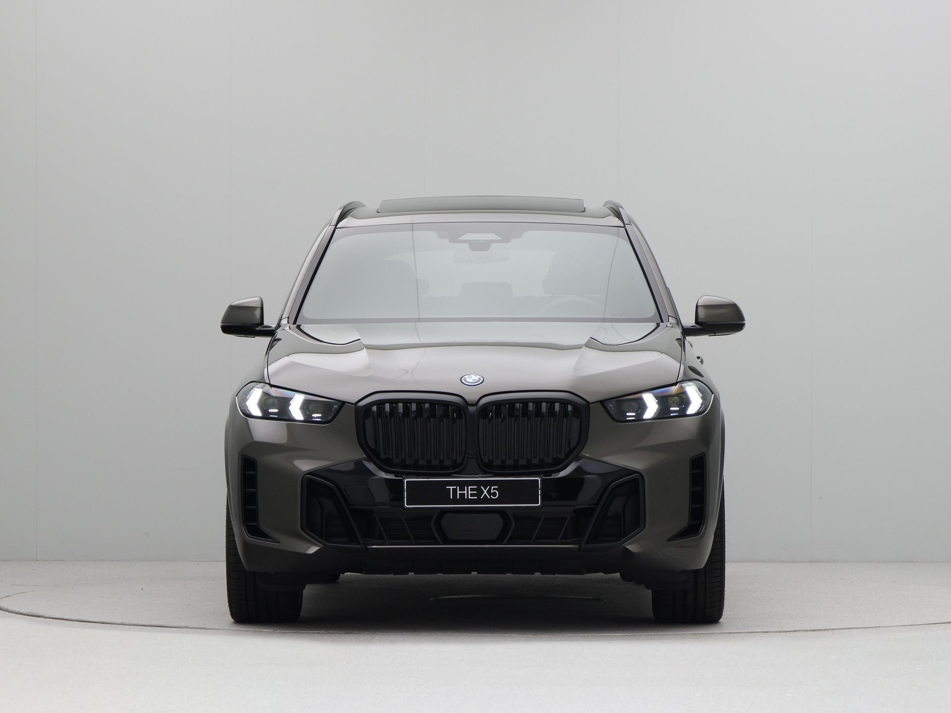 BMW X5 xDrive50e (bj 2026, automaat), Auto's, Automaat, 2395 kg, Overige brandstoffen, Leder