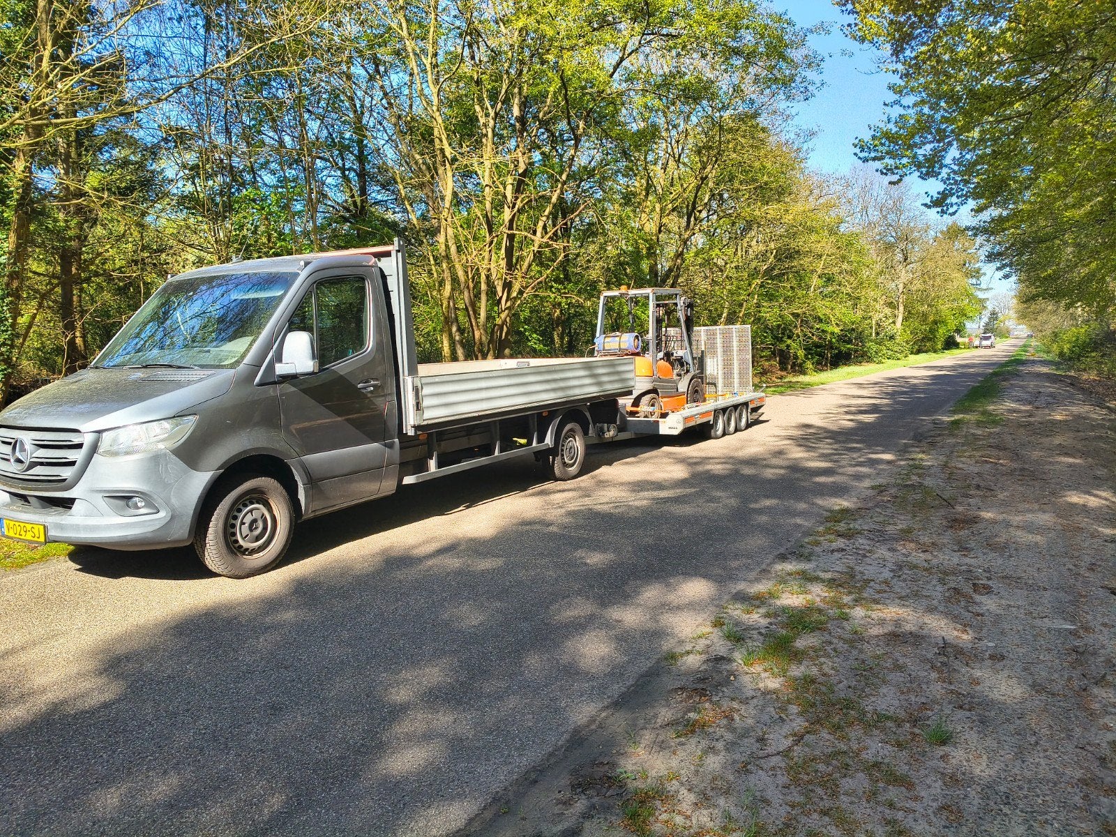 Transportdiensten met open laadbak en 16 m3 aanhanger, Ophalen of Verzenden