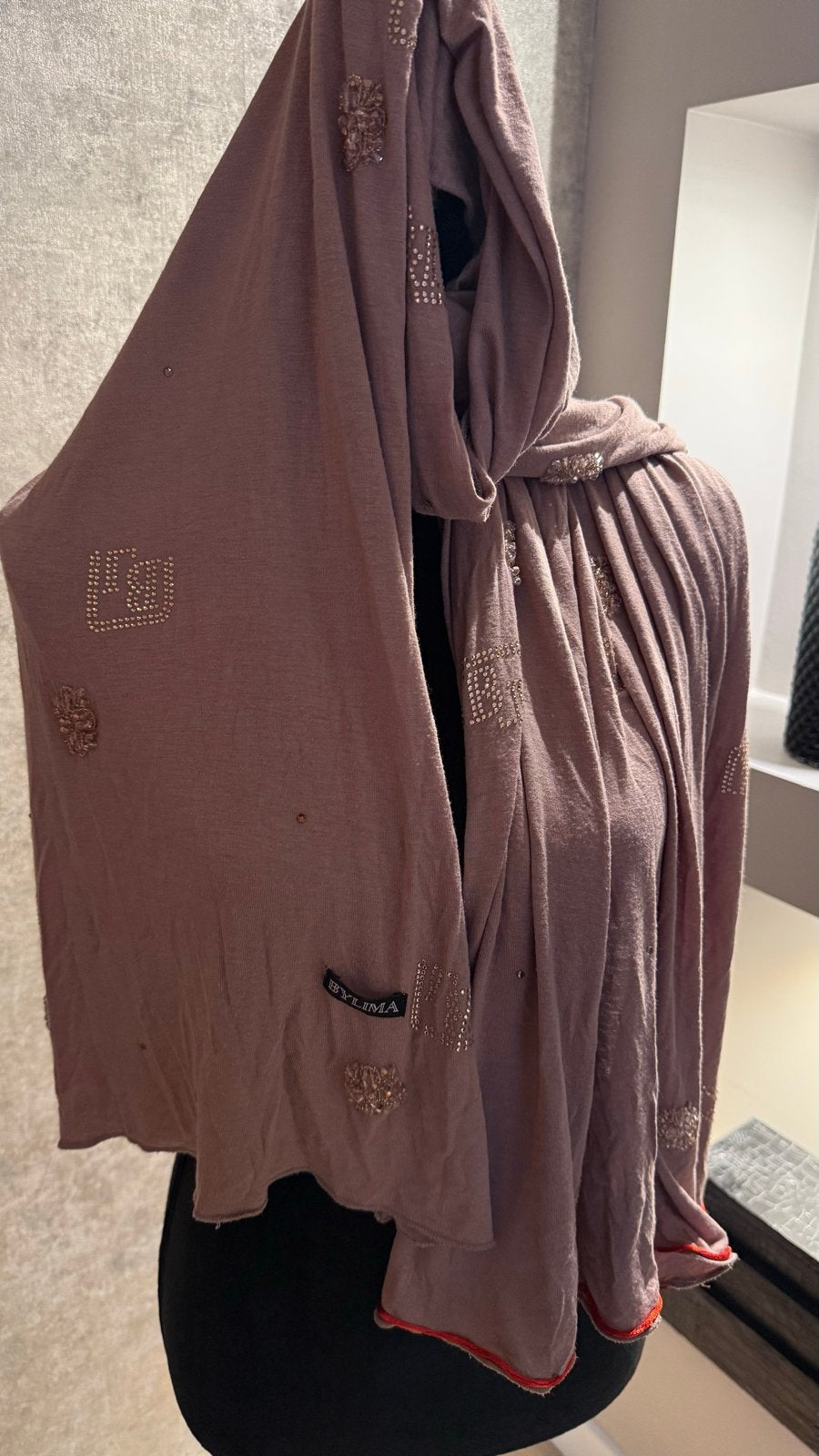 BYLIMA Sjaal met strass steentjes, Kleding | Dames, Mutsen, Sjaals en Handschoenen, Ophalen of Verzenden, Zo goed als nieuw, Maat 38/40 (M)