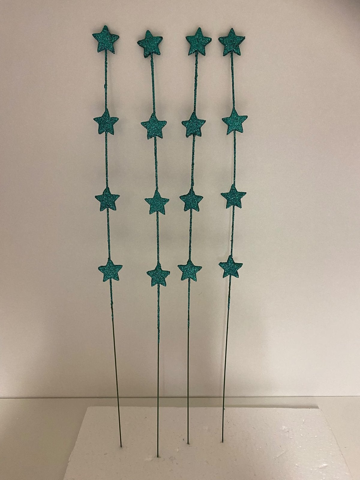 24 stuks Planten Kerst Prikkers groen ( nieuw), Ophalen of Verzenden, Nieuw