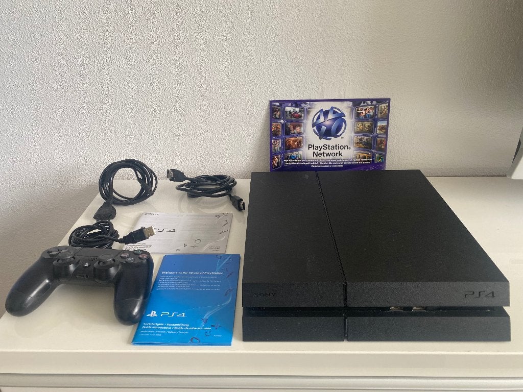 Playstation 4 incl kabels, controller, Vanaf 18 jaar, Overige genres, 1 speler, Ophalen of Verzenden
