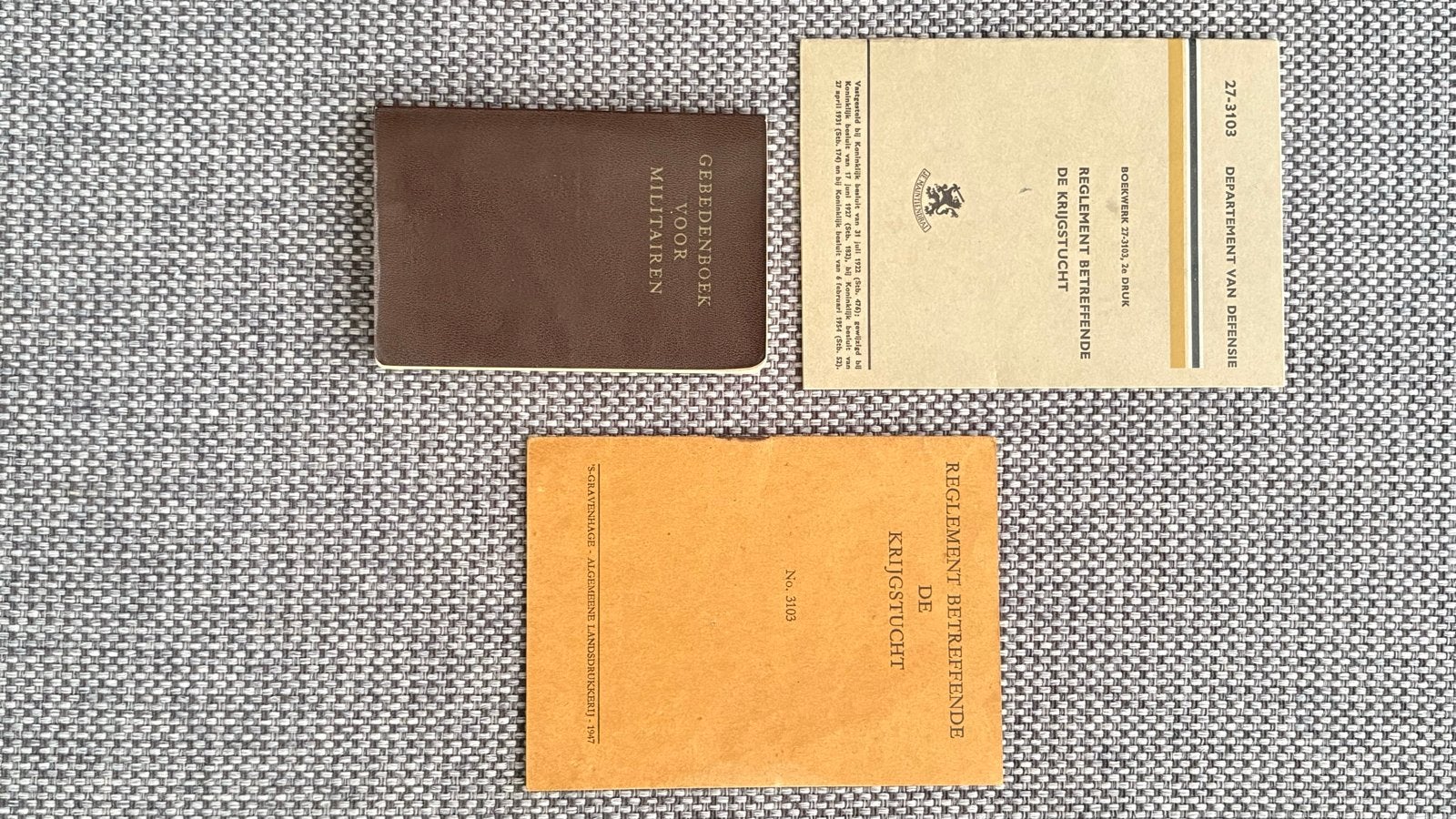 Militair Gebedenboek & Reglement Krijgstucht (1934/1947), Ophalen of Verzenden, Zo goed als nieuw, Algemeen, 1945 tot heden