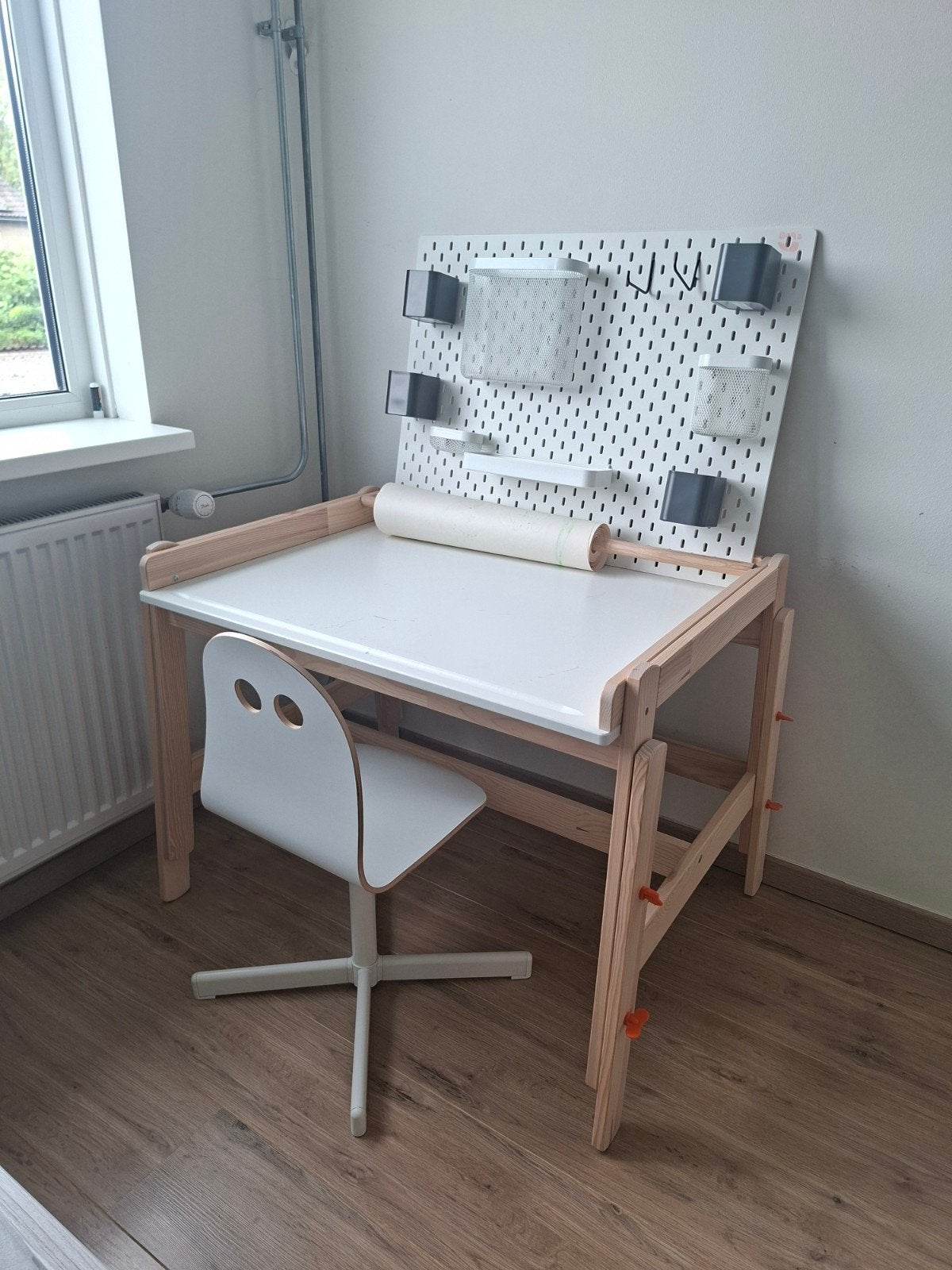 Kinder meegroei bureau, Kinderen en Baby's, Ophalen, Gebruikt, Tafel(s)