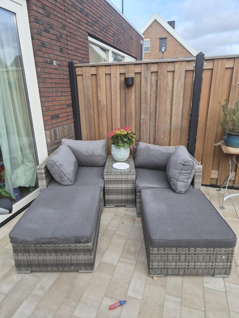 MOET WEG! Comfortabele  Loungeset met Bijzettafel, Ophalen, 4 zitplaatsen, Gebruikt, Loungeset