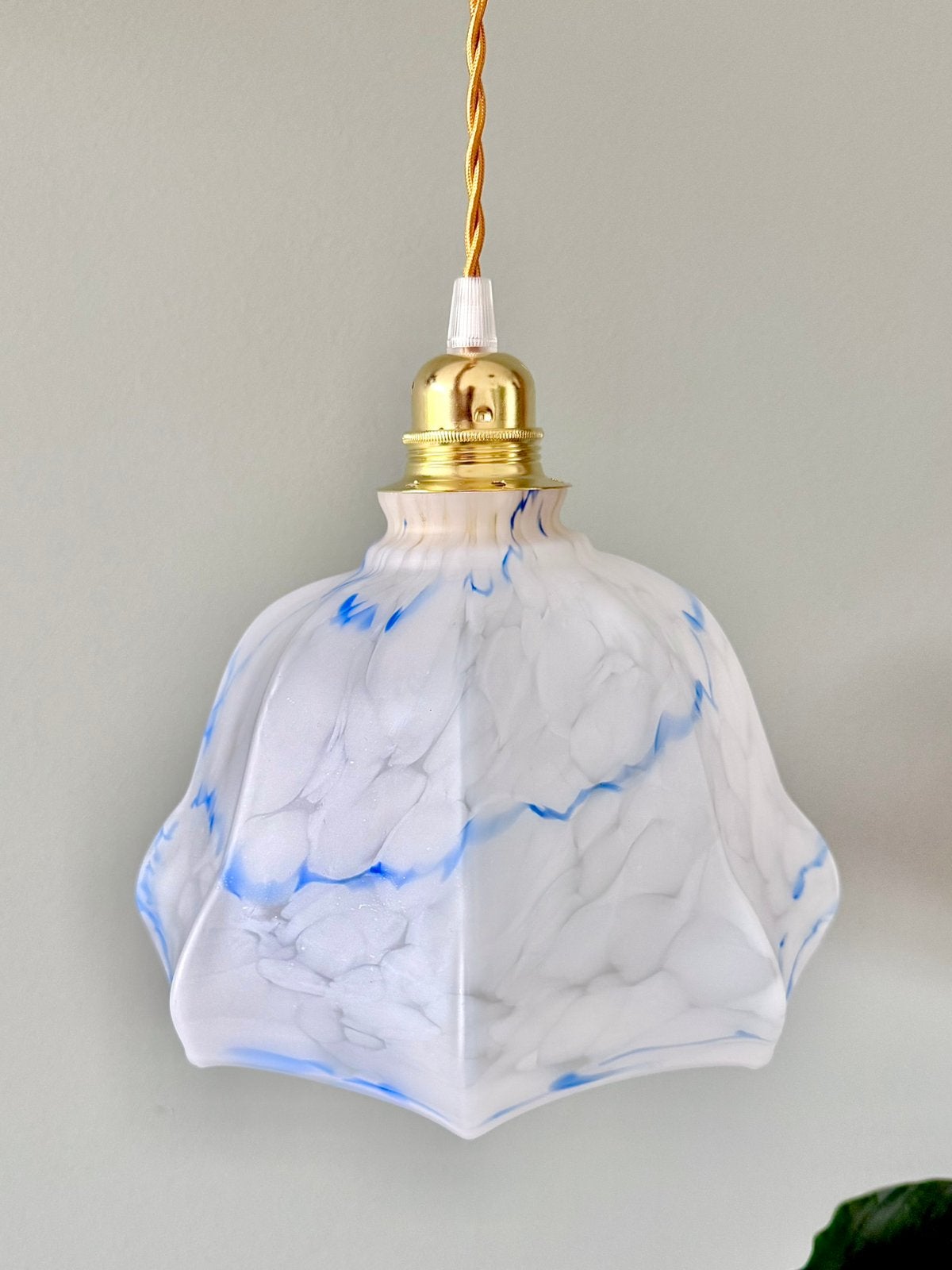Vintage Art Deco opaline lampenkap blauw gemarmerd hanglamp, Ophalen of Verzenden, Gebruikt, Glas