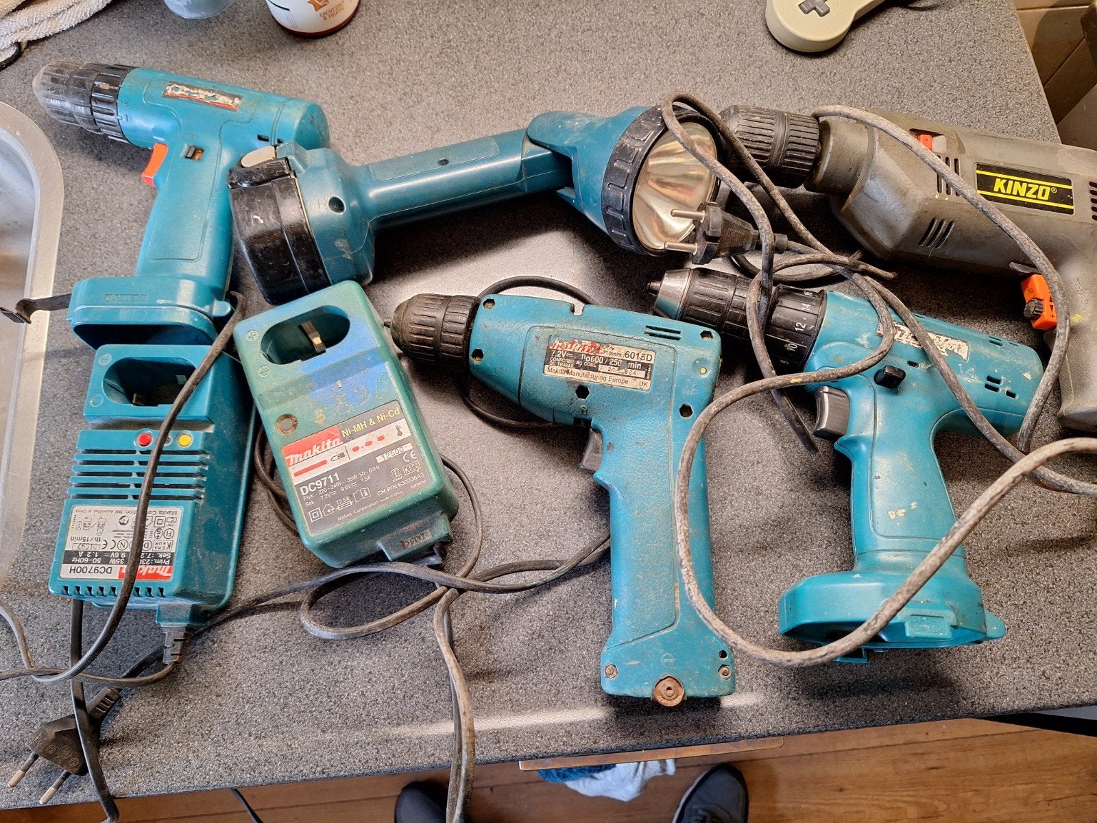 Makita oud elektrisch gereedschap., Ophalen of Verzenden, Gebruikt, Boor- en Schroefmachine