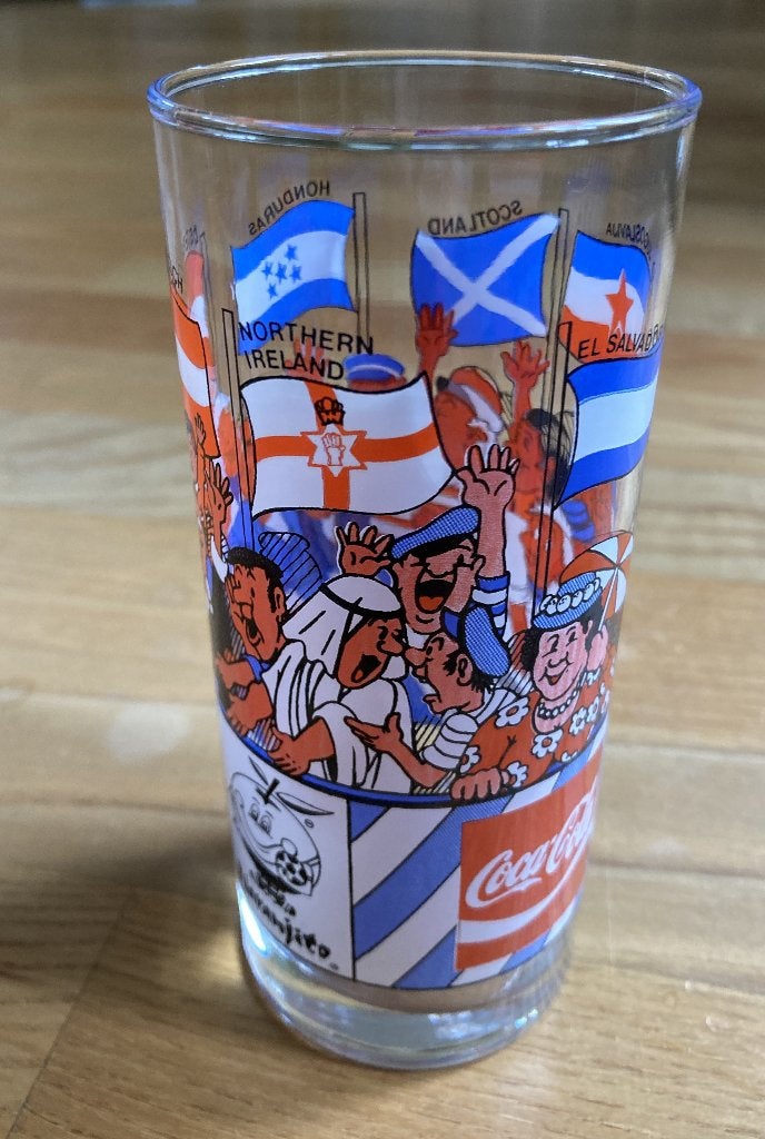 Glas kleurrijk WK Spanje 1982 Rastal vintage, Ophalen of Verzenden, Zo goed als nieuw, Buitenlandse clubs, Overige typen