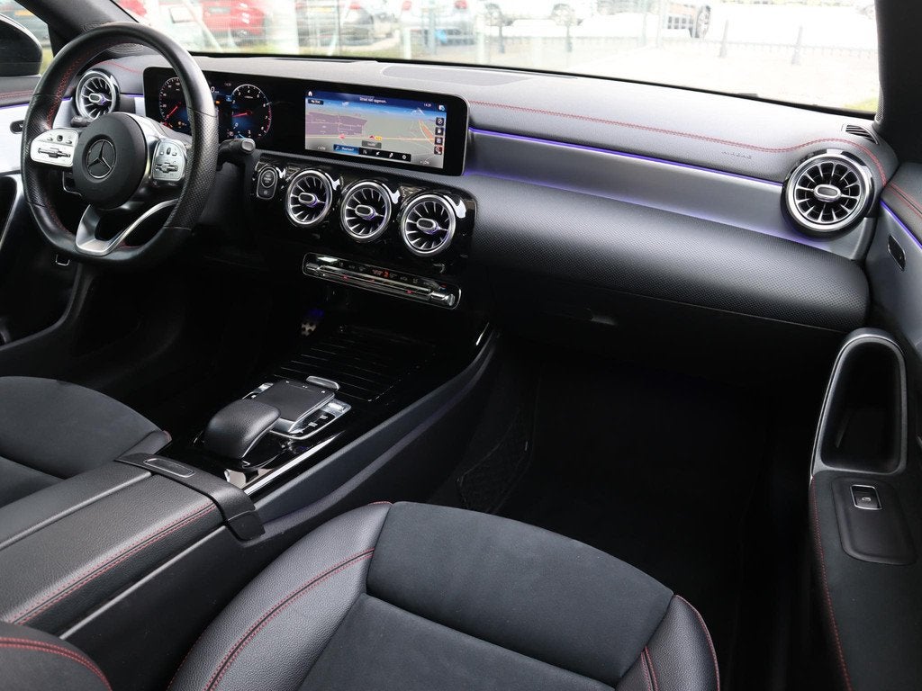 Mercedes-Benz CLA-klasse 180 Business Solution AMG, Auto's, Gebruikt, 4 cilinders, Origineel Nederlands, Bedrijf