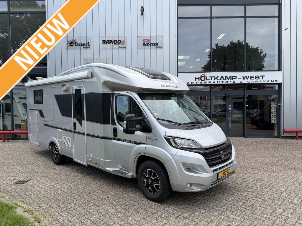 Adria Matrix 670 SC, Afzuigkap, Ringverwarming, Fiat, 7 tot 8 meter