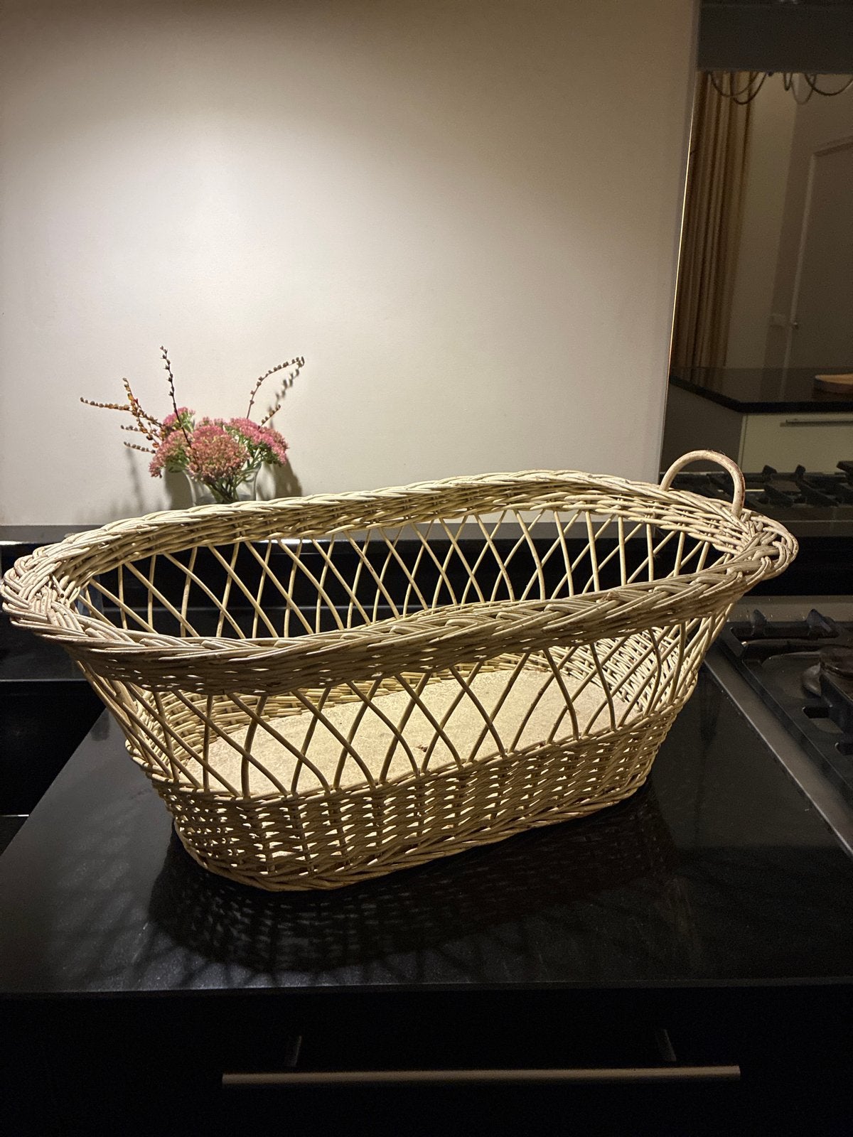 Vintage rieten poppenwagen / wiegje, Ophalen of Verzenden, Gebruikt, Meisje