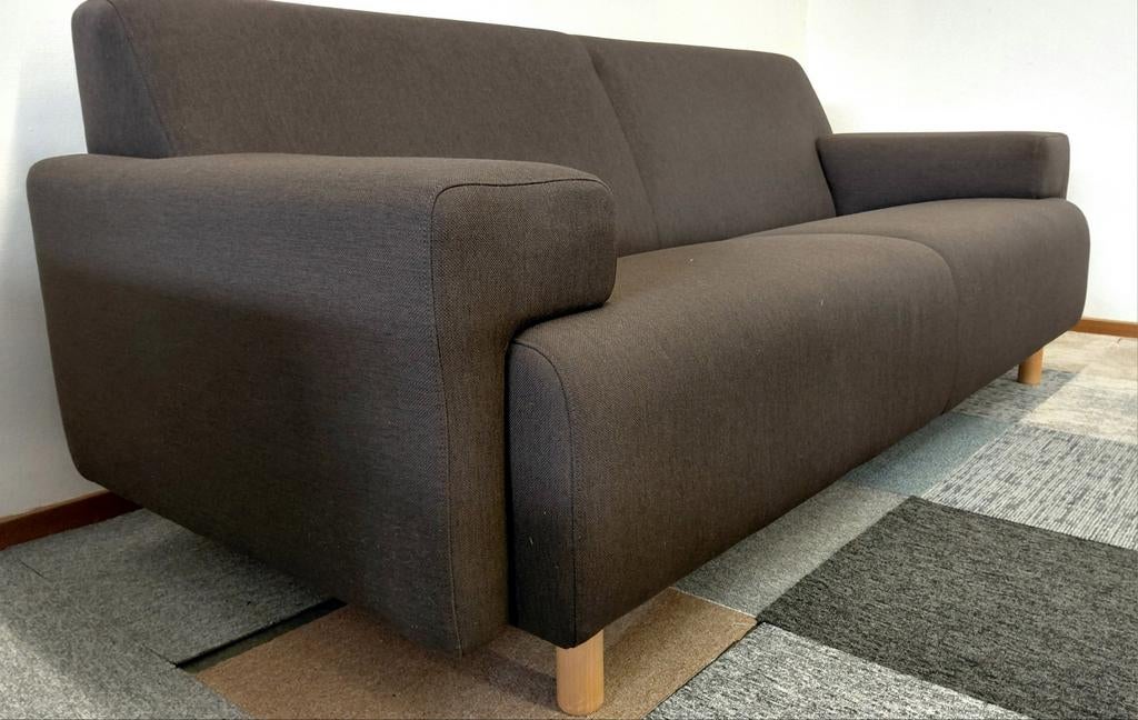 Cloak Sand | 2,5 zits | Bruin, Modern design refurbished Havee Hans Daalder, Info@andriesign.nl, 150 tot 200 cm, Driepersoons