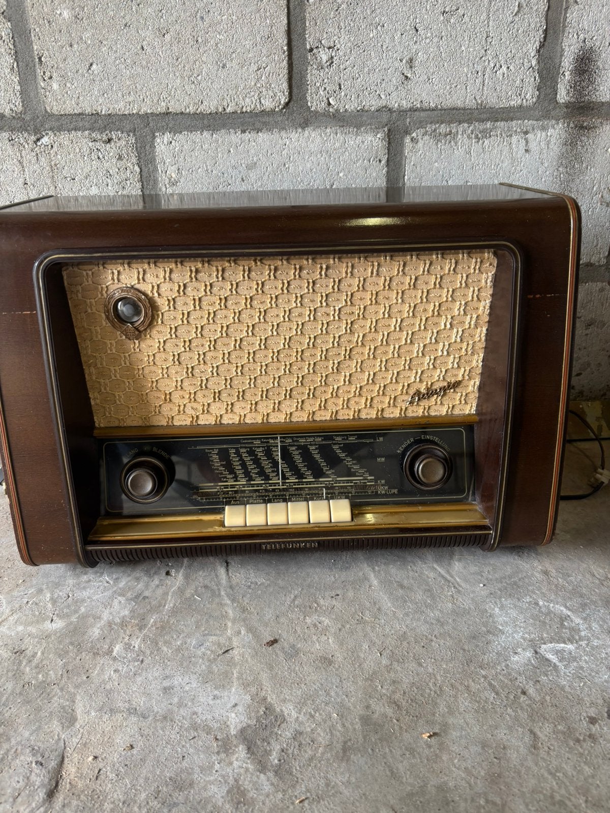 Antieke telefunken radio, Antiek en Kunst, Ophalen