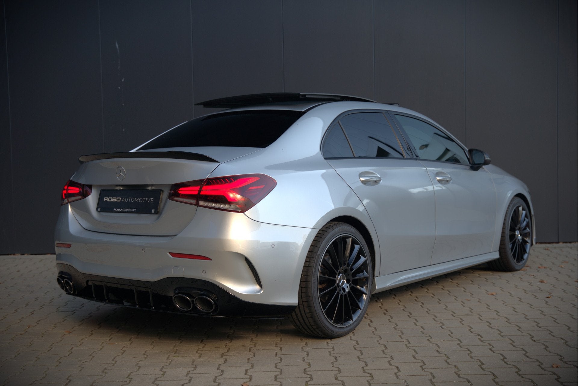 Mercedes-Benz A-Klasse 180 Business Solution AMG | Panoramad, 136 pk, Gebruikt, 4 cilinders, Origineel Nederlands