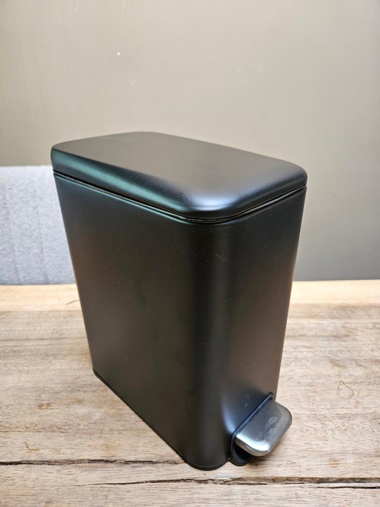 Zwarte metalen prullenbak met pedaal - 5L, Huis en Inrichting, Woonaccessoires | Prullenbakken, Met pedaal, Nieuw, Ophalen of Verzenden