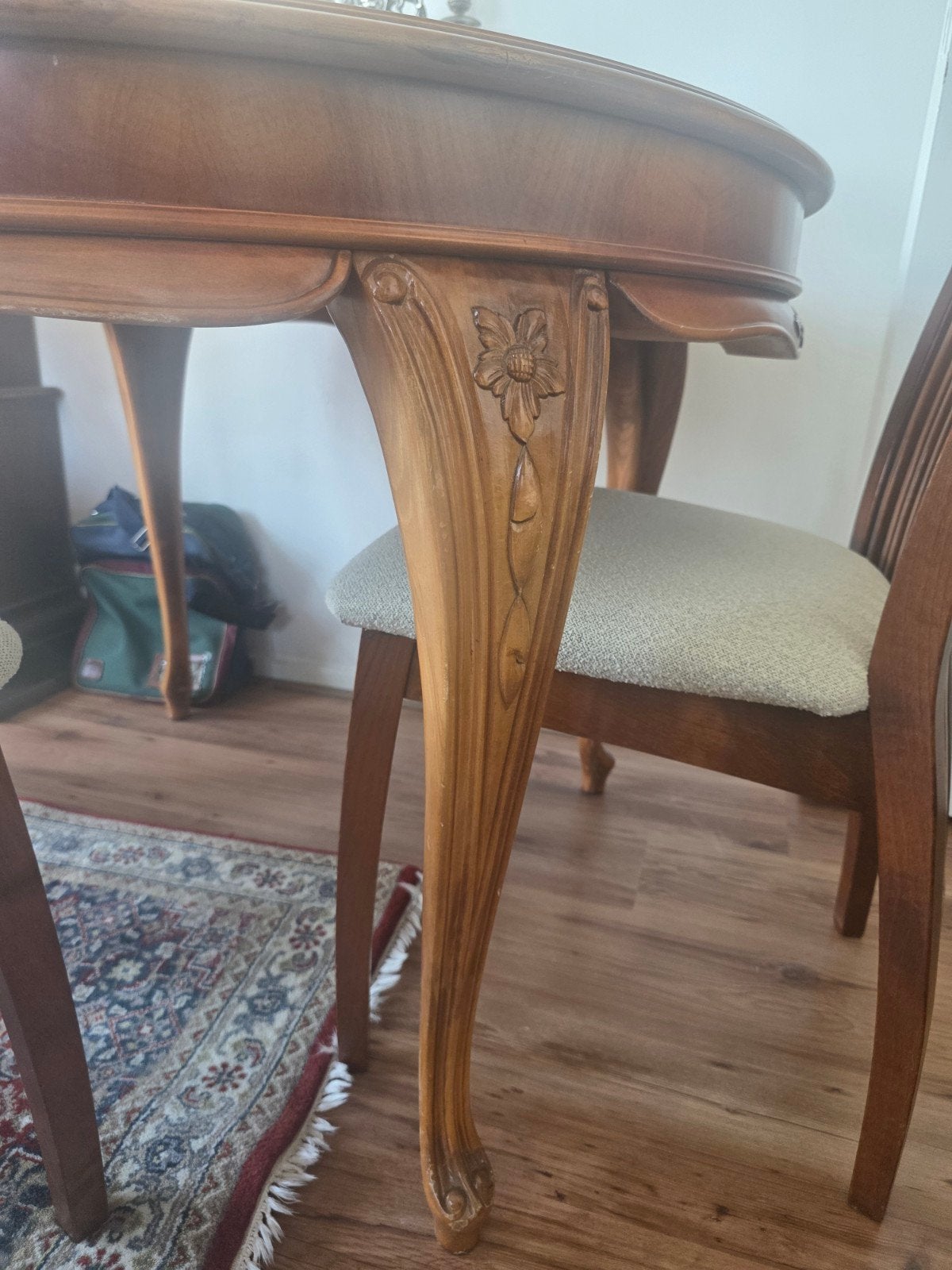Klassieke, goed onderhouden inboedel wegens verhuizing, Ophalen