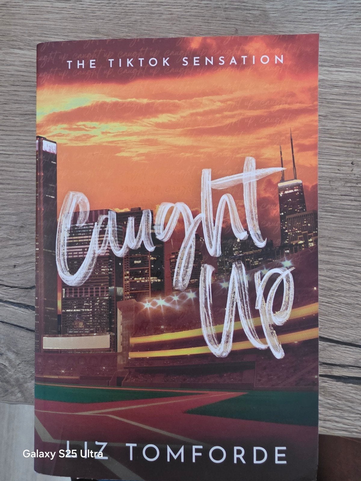 Caught Up - De TikTok Sensatie van Liz Tomforde, Ophalen of Verzenden, Zo goed als nieuw, Liz Tomforde, Wereld overig