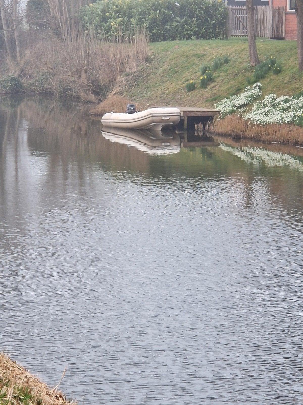 GEZOCHT!!!  Een leuke boot met met buitenboordmotor