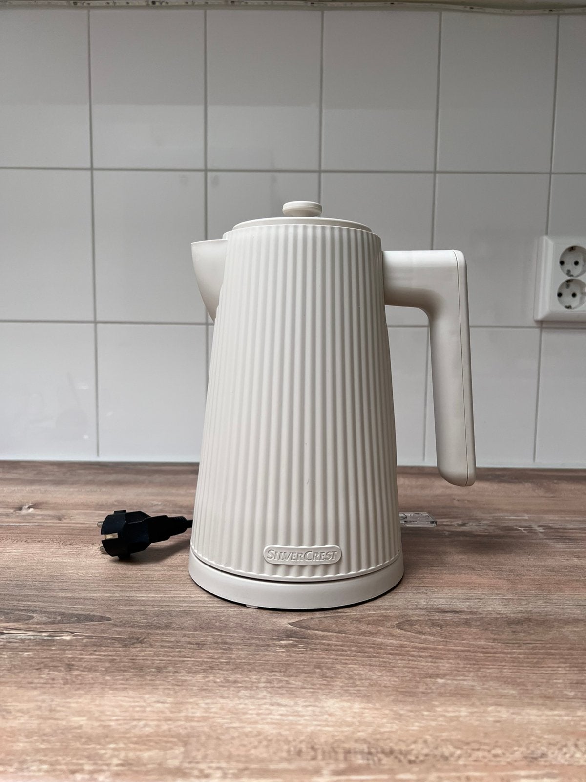 SilverCrest plissé waterkoker beige. 1.7L., 1 tot 2 liter, Verzenden, Gebruikt, Rvs