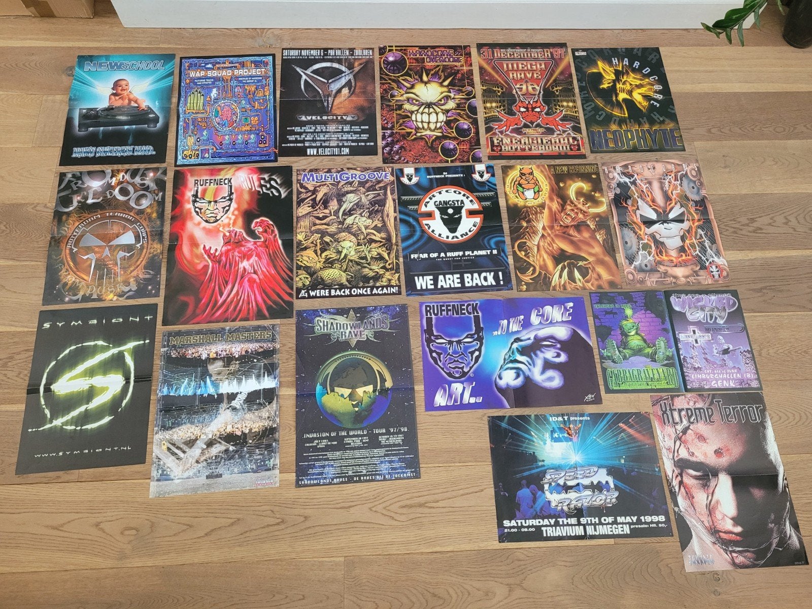 diverse midden hardcore posters vanuit magazines ( gabber ), Verzamelen, Ophalen of Verzenden, A1 t/m A3
