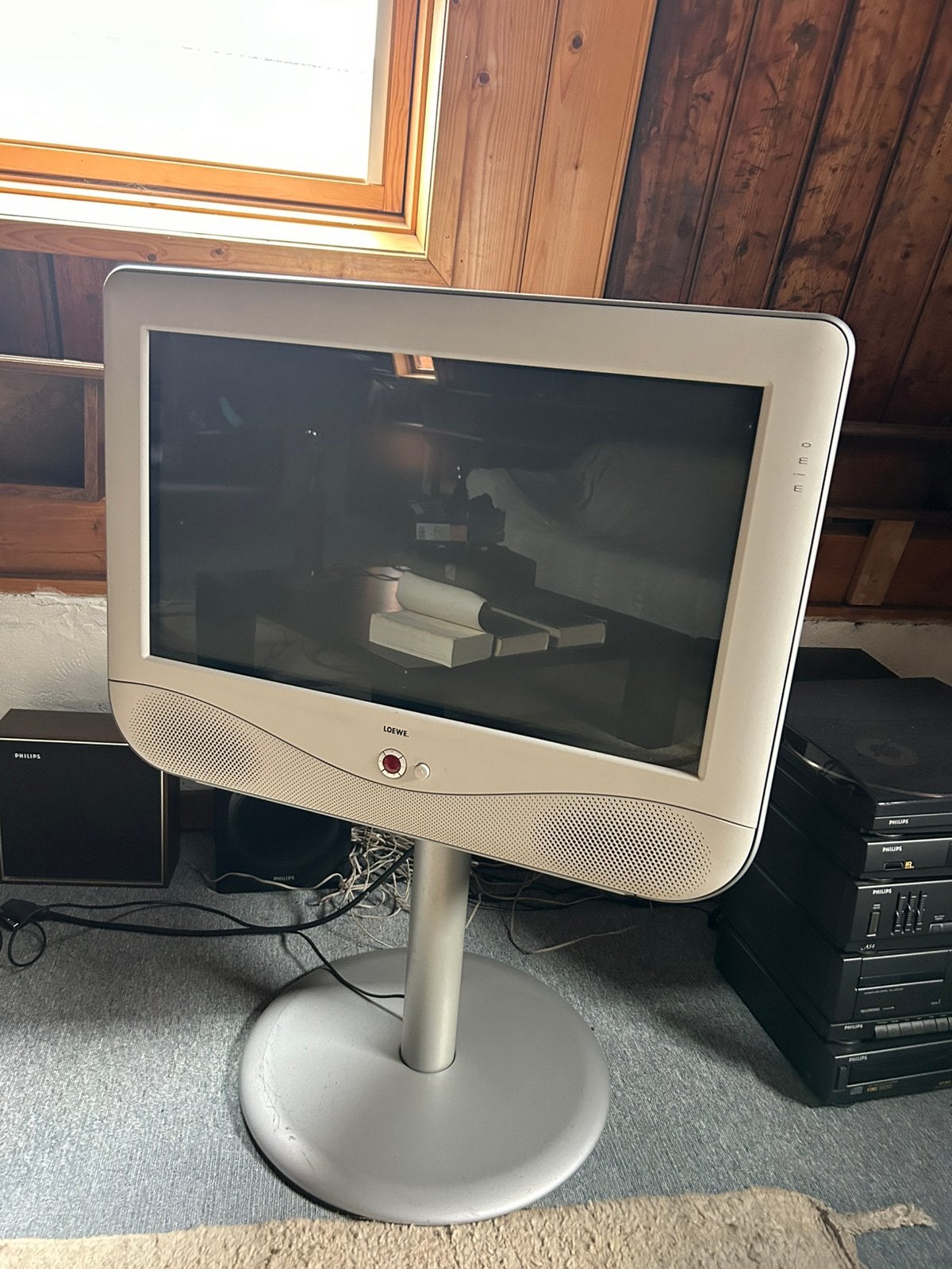 Loewe Mimo 28 beeldbuis TV + draaistandaard – werkend, Ophalen, Gebruikt, 50 Hz, Overige merken