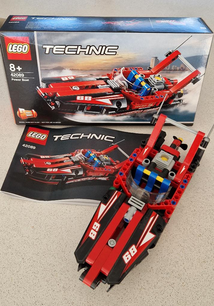 Lego Technic Powerboat (42089), Kinderen en Baby's, Speelgoed | Duplo en Lego, Zo goed als nieuw, Lego, Complete set, Compleet