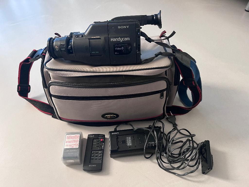 Sony videocamera recorder CCD-F450E, Audio, Tv en Foto, Videocamera's Analoog, Ophalen of Verzenden, Hi 8, Camera