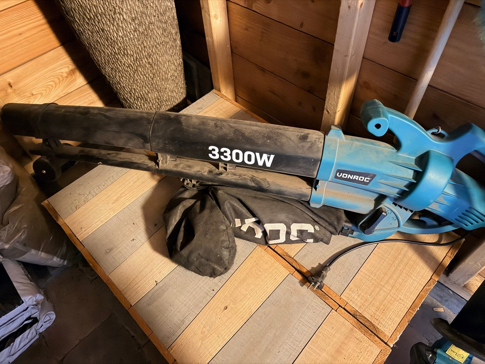 Vonroc Bladblazer 3300W - Krachtig en Veelzijdig, Gebruikt, Handgedragen, Ophalen of Verzenden, Met opvangzak
