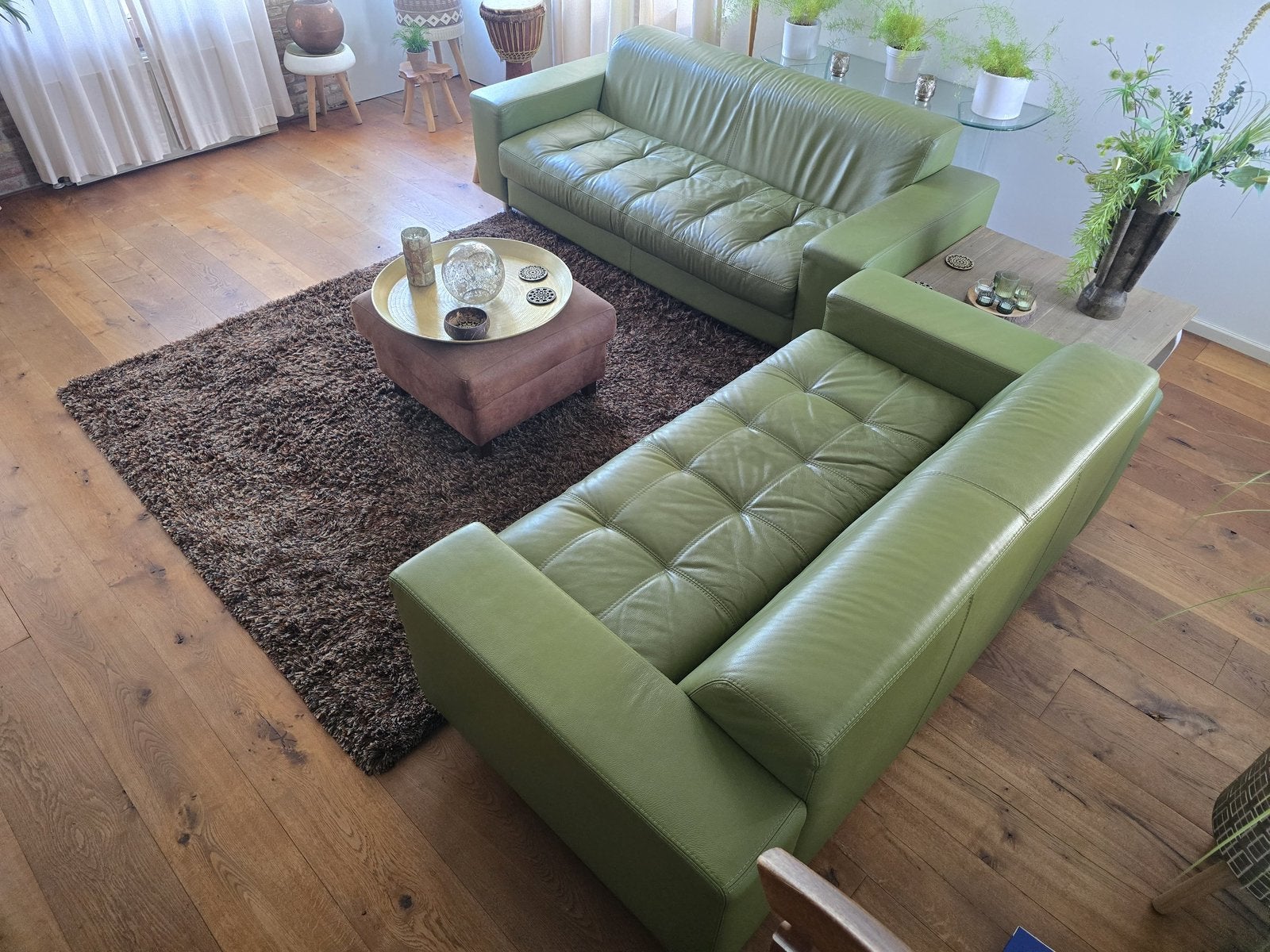 Twee retro groene banken (2-zits en 3-zits), Huis en Inrichting, Banken | Bankstellen, Ophalen, Gebruikt, Rechte bank, Vierpersoons of meer
