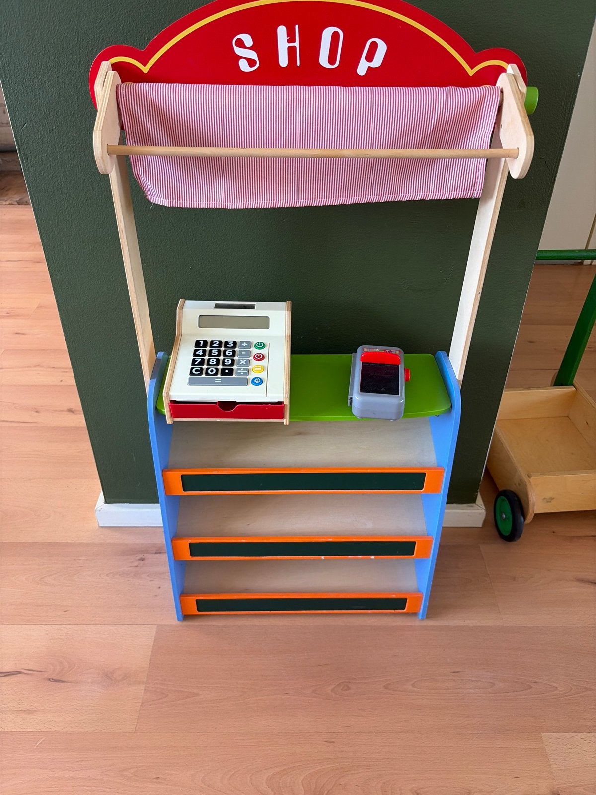 Houten speelgoedwinkel met kassa en pinautomaat, Ophalen, Gebruikt, Jongen of Meisje