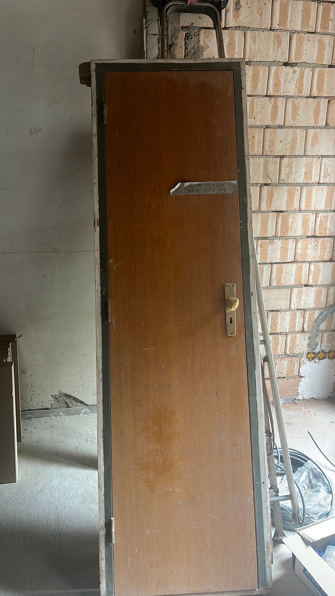Hardhouten kozijnen geschikt voor meter- of inbouwkast, Ophalen, Zo goed als nieuw, Buitendeur, 200 tot 215 cm