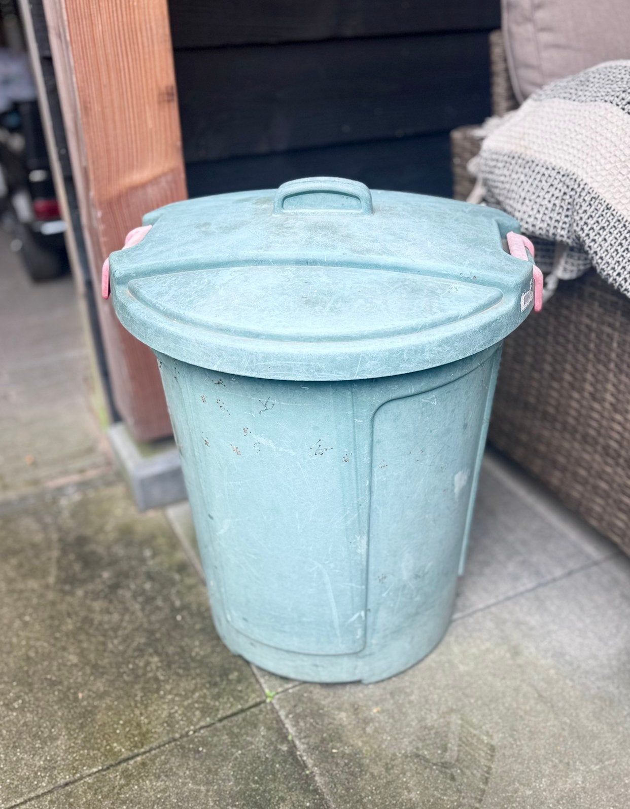 Voerton 75 liter, 40 liter of meer, Ophalen, Zo goed als nieuw, Kunststof