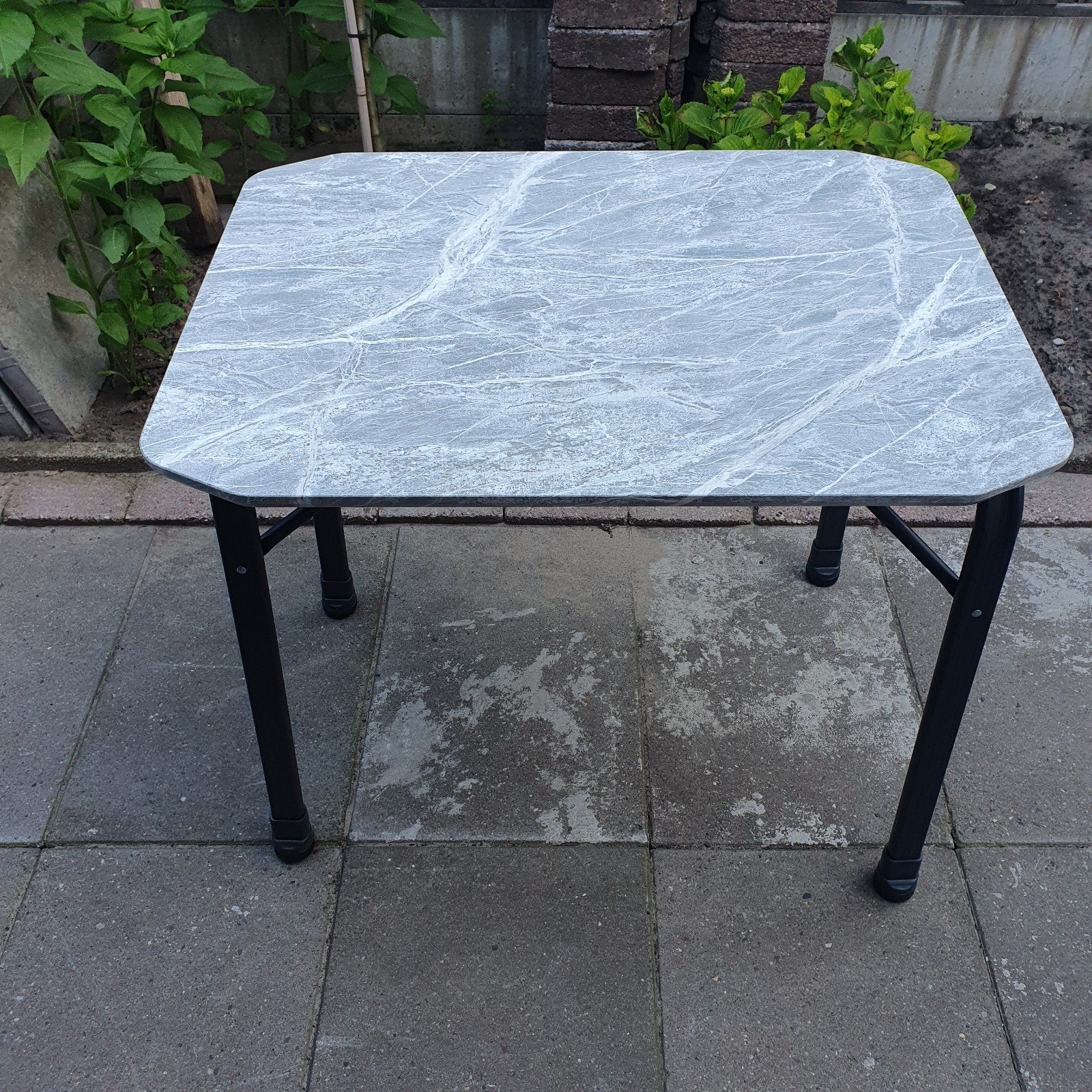 Opvouwbare campingtafel 60 x 80 cm - Grijs marmerlook, Caravans en Kamperen, Ophalen, Gebruikt, Campingtafel