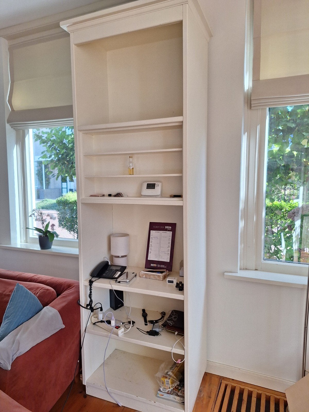 Hoge witte boekenkast met planken, Ophalen, Met plank(en), Gebruikt, 200 cm of meer