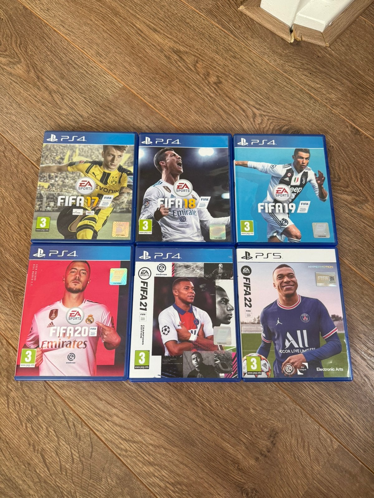 FIFA 17 t/m FIFA 22 – PS4 & PS5 – Complete set, Ophalen of Verzenden, Zo goed als nieuw