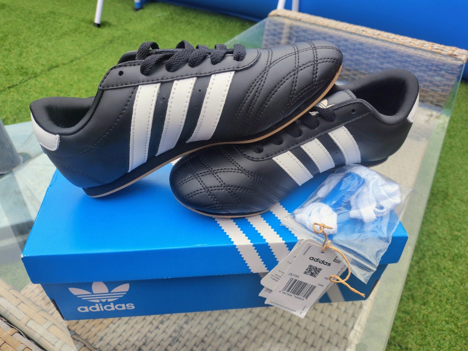 Nieuwe dames Adidas schoenen maat 38, Ophalen of Verzenden, Nieuw