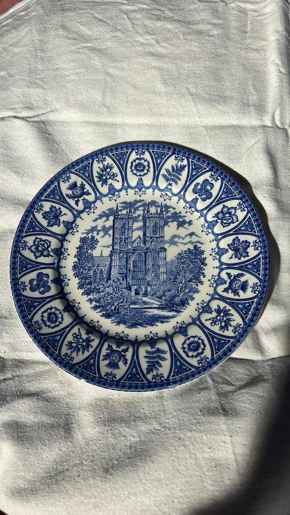 Vintage Herdenkingsbord Elisabeth “Queen’s Silver Jubilee”, Nieuw, Ophalen of Verzenden, Servies, X
