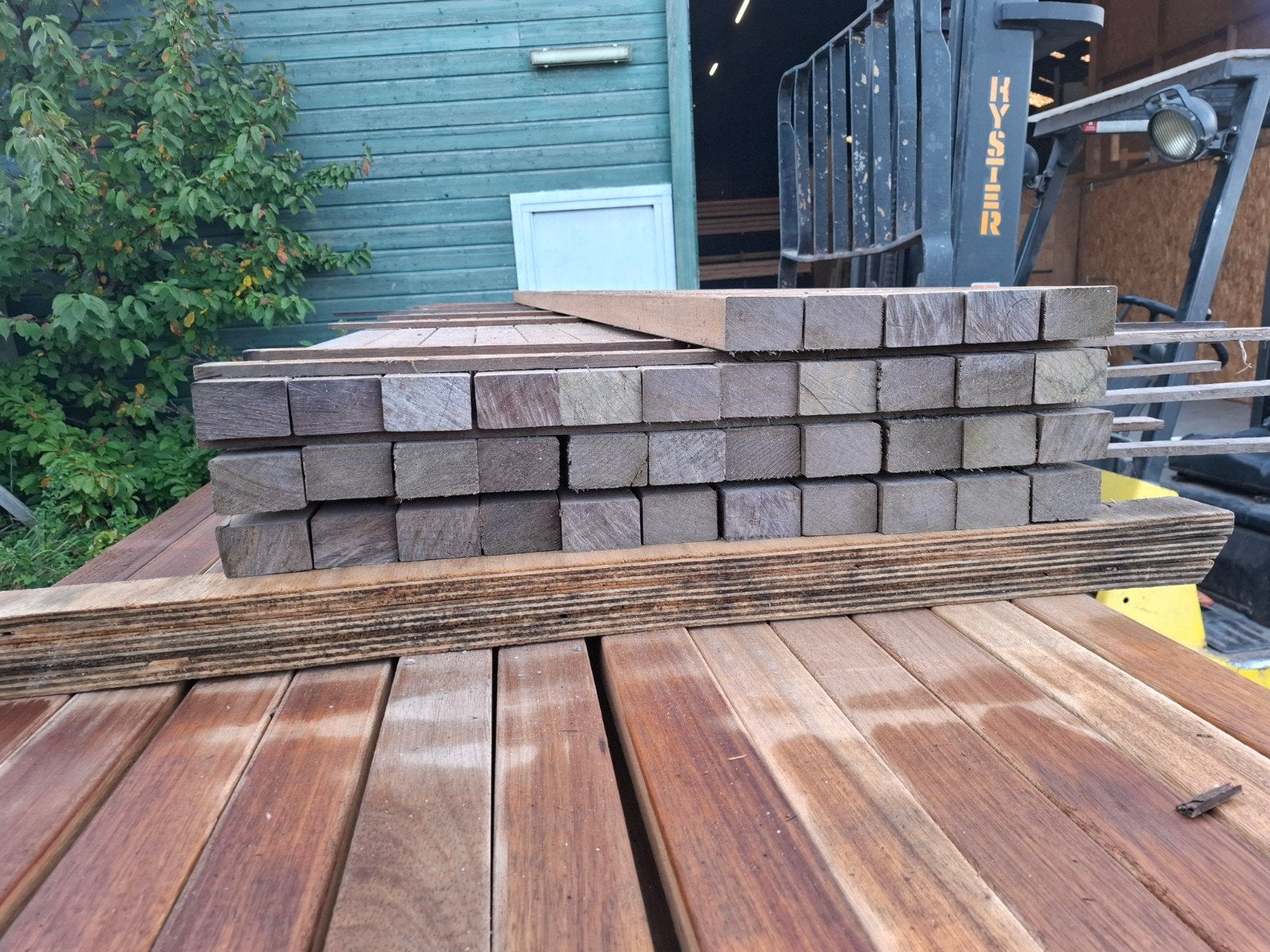 partij 28 st hardhout regels geschaafd 310 cm bezorgen mogel, Ophalen, Nieuw, Hardhout, 250 cm of meer